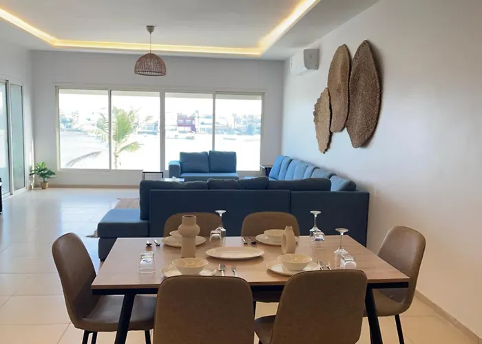 A Beach House For Rent - درة العروس