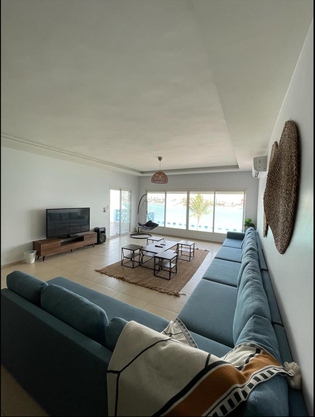 A House For Rent - درة العروس